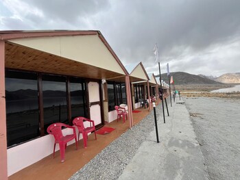 padma cottage pangong