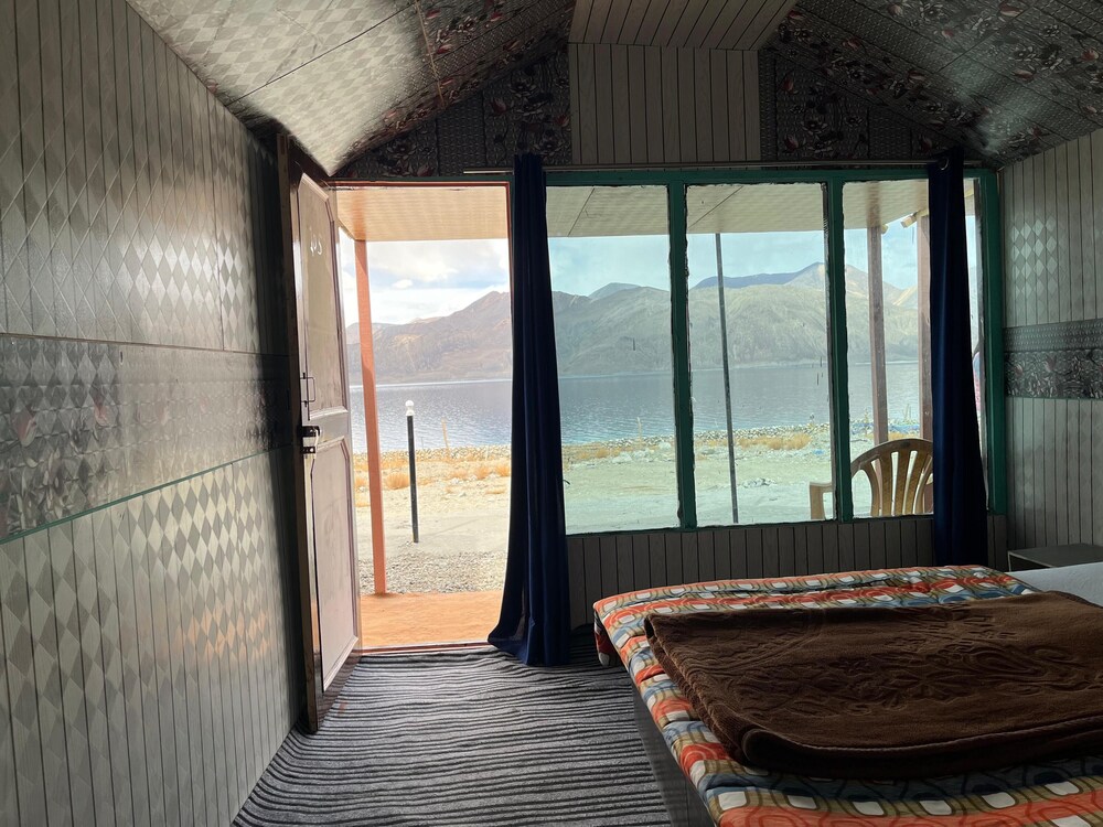 padma cottage pangong
