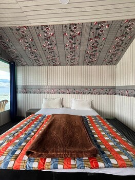 padma cottage pangong