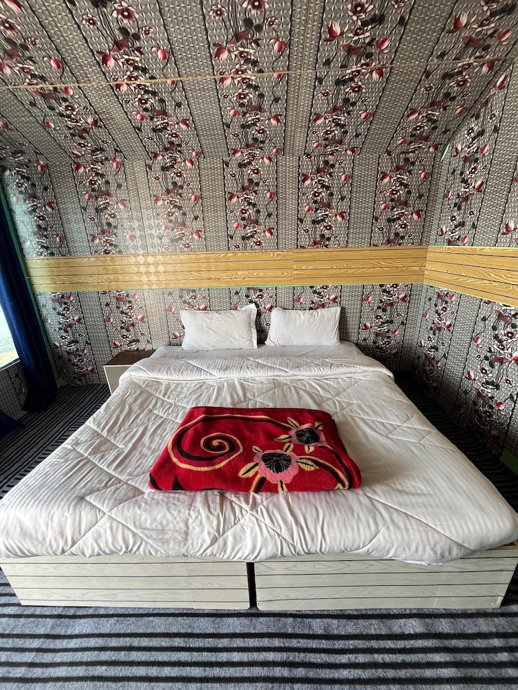 padma cottage pangong
