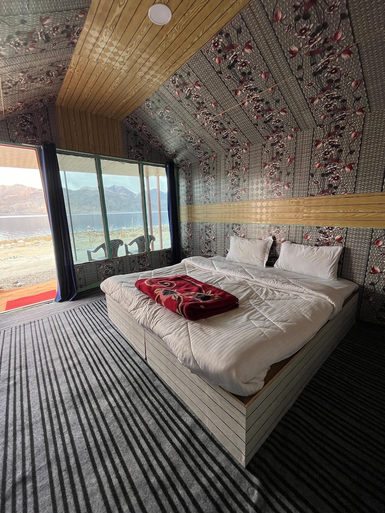 padma cottage pangong