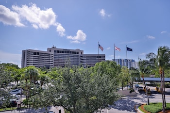hilton miami airport blue lagoon