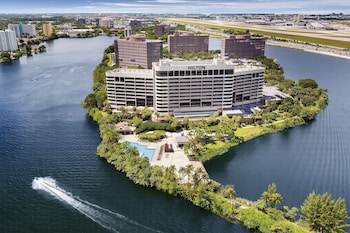 hilton miami airport blue lagoon