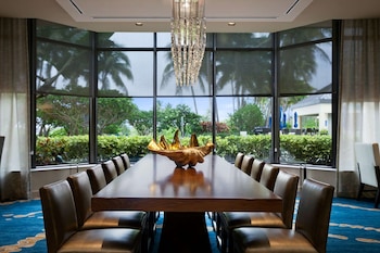 hilton miami airport blue lagoon