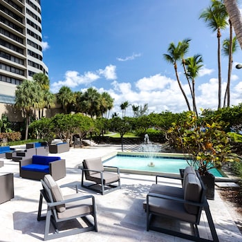 hilton miami airport blue lagoon