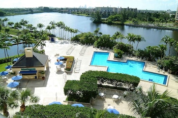 hilton miami airport blue lagoon