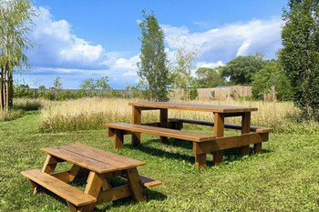 Inviting 1-Bed Cabin In Newmarket,,2 star