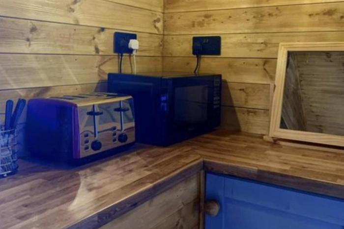 inviting 1 bed cabin in newmarket