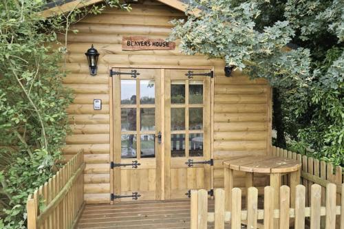 inviting 1 bed cabin in newmarket