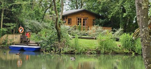 inviting 1 bed cabin in newmarket