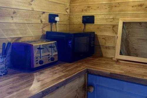 inviting 1 bed cabin in newmarket