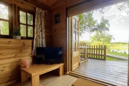 inviting 1 bed cabin in newmarket