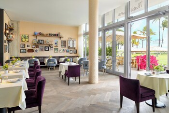 the gabriel miami south beach curio collection by hilton