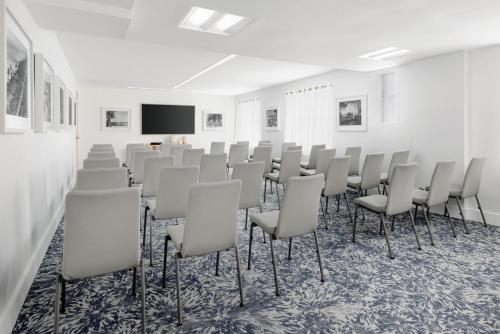 the gabriel miami south beach curio collection by hilton