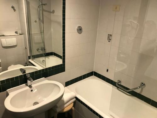 hotel blaise and francis