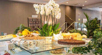 hotel blaise and francis