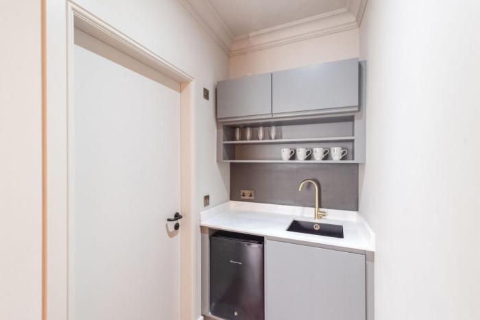 king street aparthotel