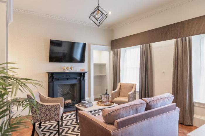 king street aparthotel