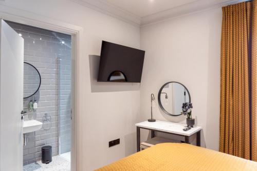 king street aparthotel
