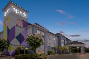 spark by hilton missouri city