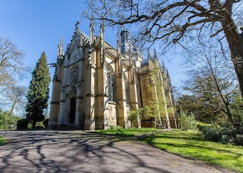 Modern Town Center Apartments Aldershot,,3 star