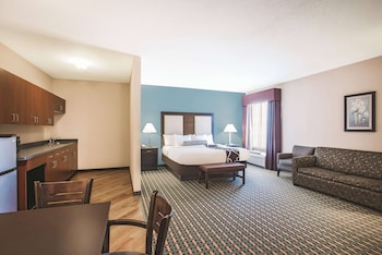 la quinta inn and suites by wyndham stonington mystic area