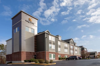 la quinta inn and suites by wyndham stonington mystic area