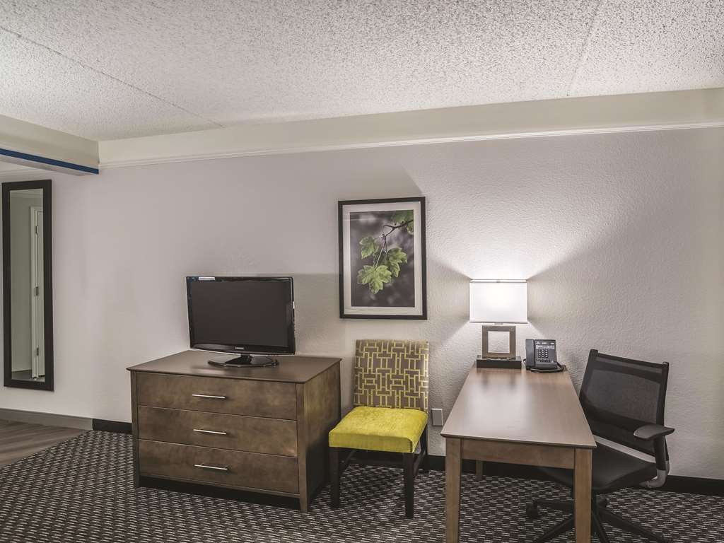 la quinta inn and suites by wyndham phoenix chandler