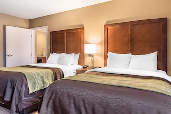 comfort inn and suites piqua near troy i75
