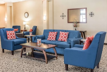 comfort inn and suites piqua near troy i75