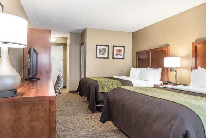 comfort inn and suites piqua near troy i75