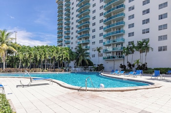 Ocean Reserve By Boutique Apartments Mia,19370 Collins Ave,3 star