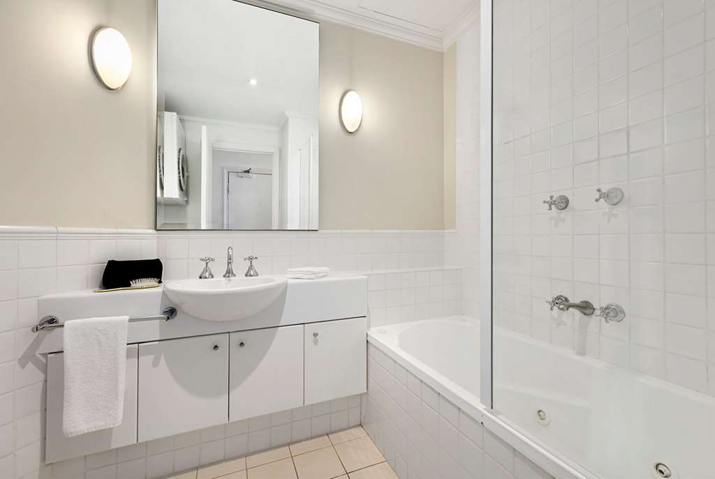 comfort hotel melbourne central