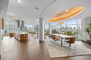 The Hollywood Suite The Gulch,,3 star