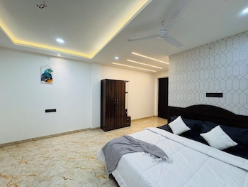he azure 3bhk bunglow nr apollo db city