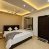 he azure 3bhk bunglow nr apollo db city