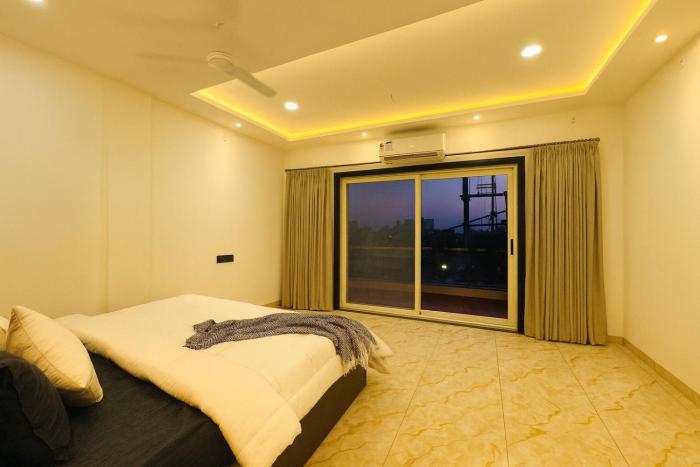 he azure 3bhk bunglow nr apollo db city