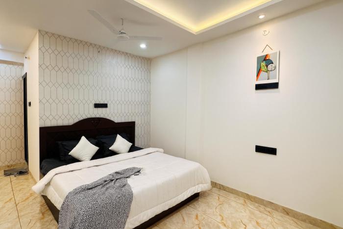 he azure 3bhk bunglow nr apollo db city