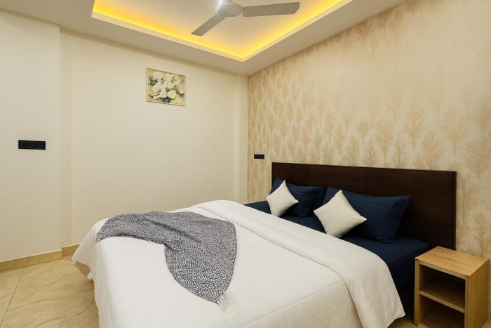 he azure 3bhk bunglow nr apollo db city