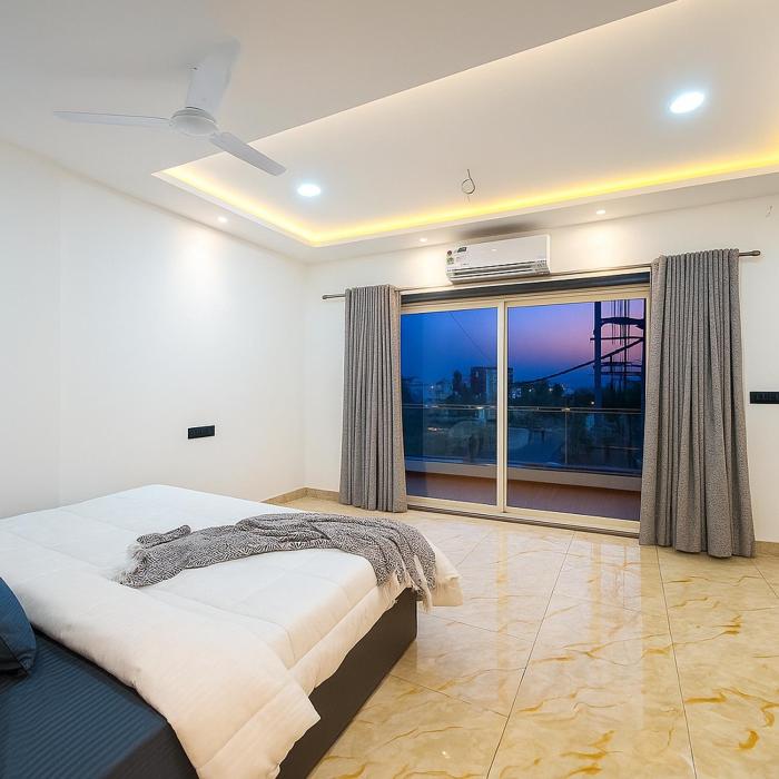 he azure 3bhk bunglow nr apollo db city