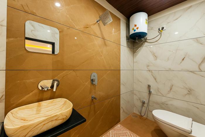 he azure 3bhk bunglow nr apollo db city