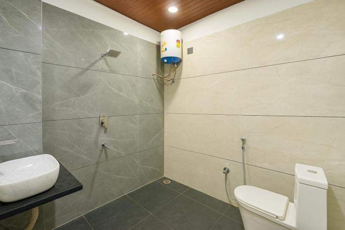 he azure 3bhk bunglow nr apollo db city