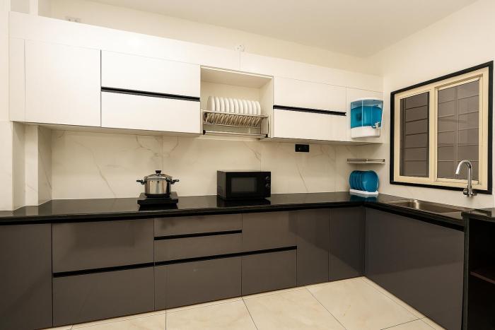 he azure 3bhk bunglow nr apollo db city
