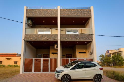 He Azure 3Bhk Bunglow Nr Apollo Db City,,3 star