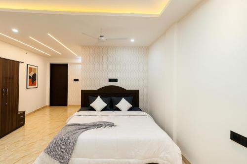 he azure 3bhk bunglow nr apollo db city