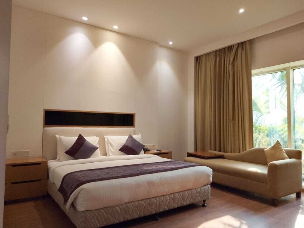 the nikunj hotels