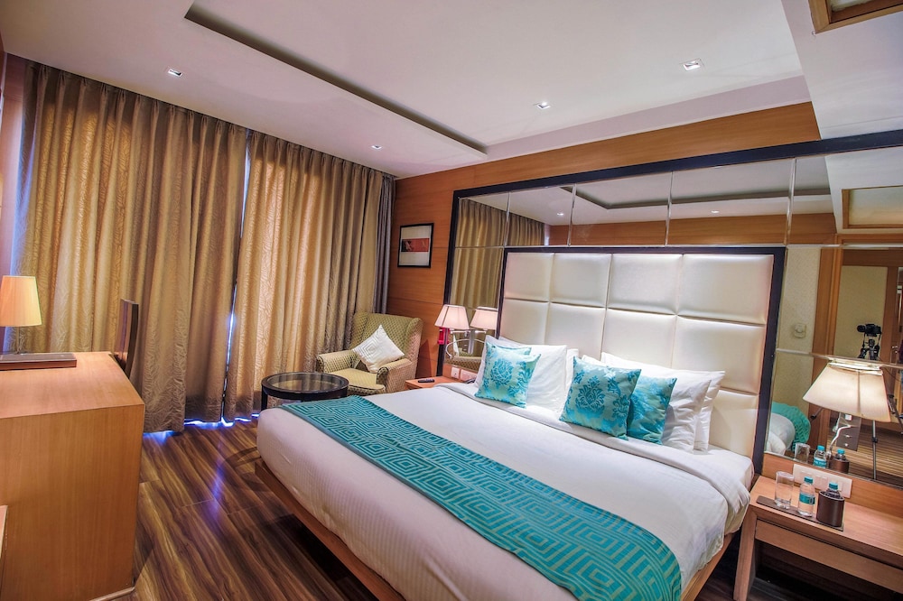 the nikunj hotels