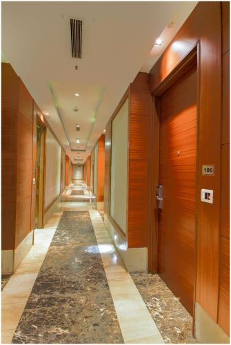the nikunj hotels