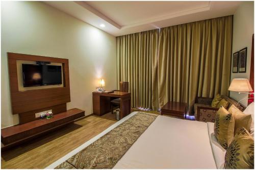 the nikunj hotels