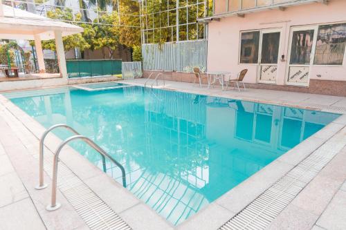 the nikunj hotels